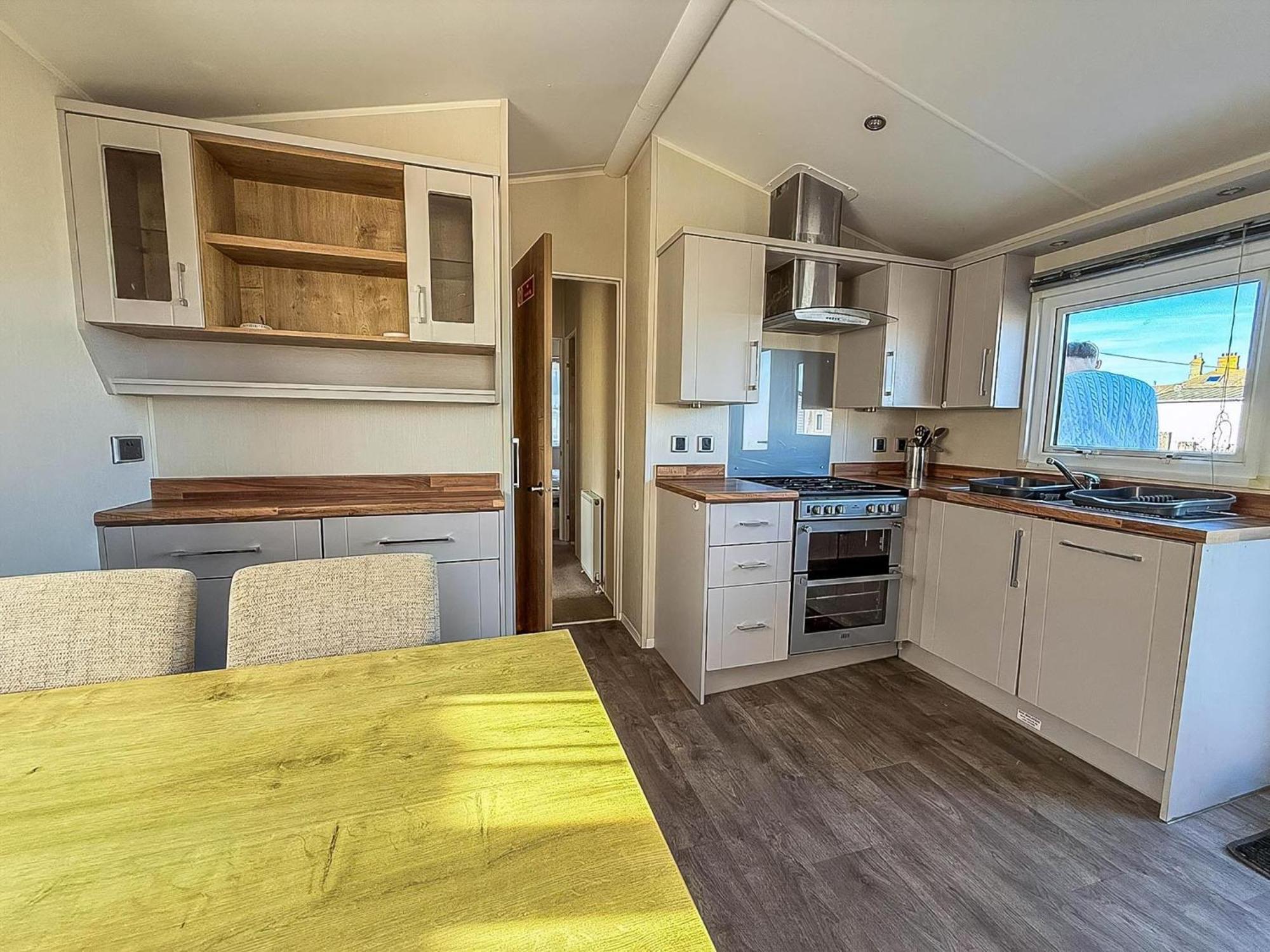 Lovely 6 Berth Caravan At Suffolk Sands Holiday Park Ref 45010Mv Филикстоу Экстерьер фото